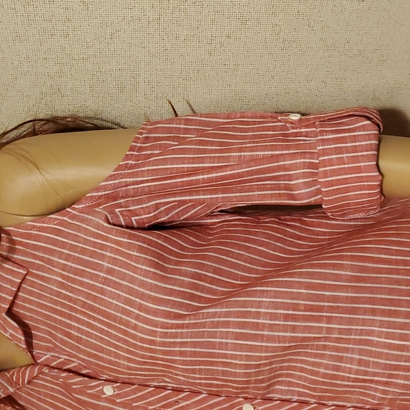 LEVURE Cold Shoulder Button down shirt M/ Red - Picture 3 of 9